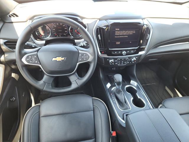 Photo of 2023 White Chevrolet Traverse