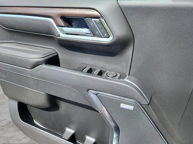 Photo of 2025 White GMC Sierra 1500