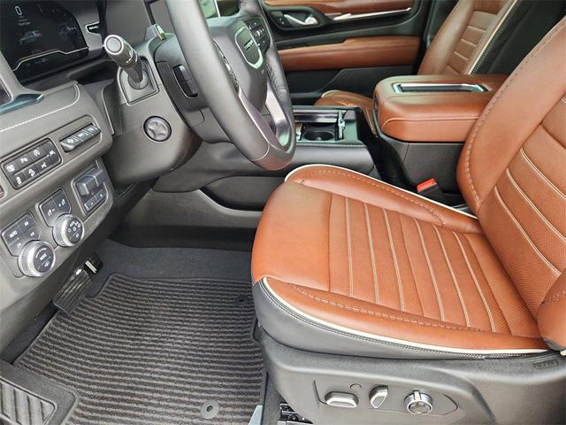 Photo of 2024 White GMC Yukon