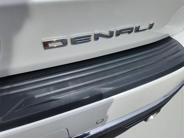 Photo of 2024 White GMC Yukon