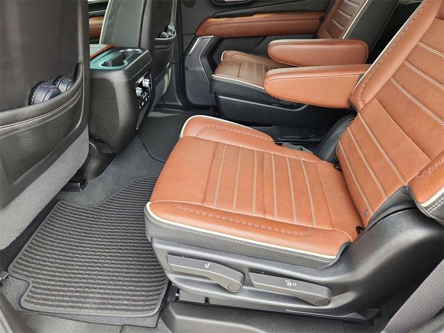 Photo of 2024 White GMC Yukon