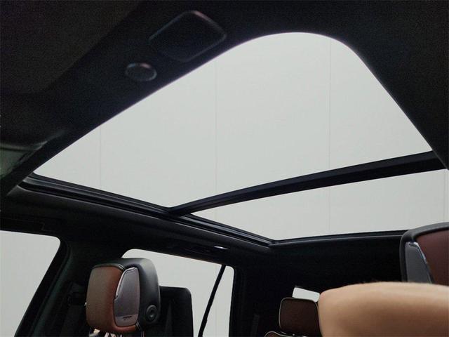 Photo of 2024 White GMC Yukon