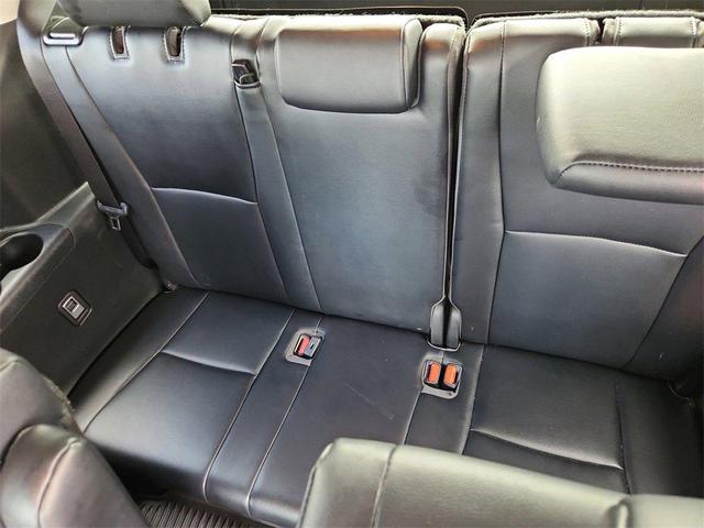 Photo of 2022 White Toyota Highlander