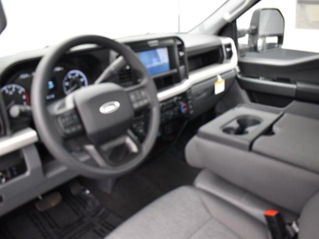 Photo of 2025 Oxford White Ford F-350