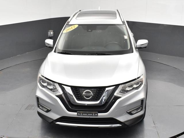 Photo of 2017 Brilliant Silver Nissan Rogue