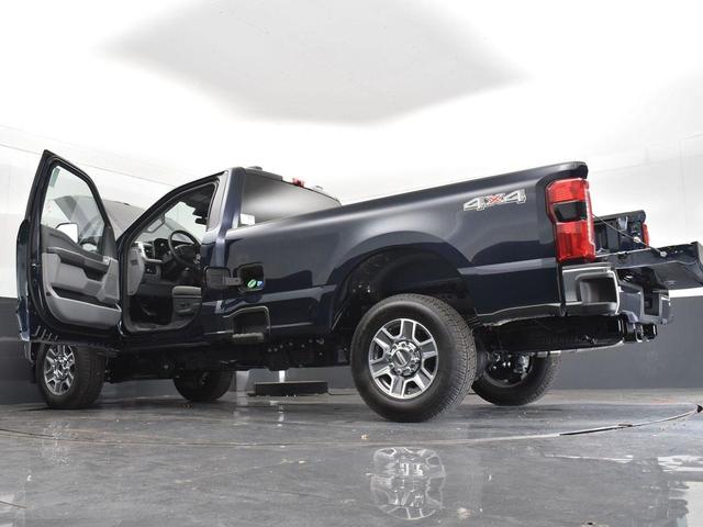 Photo of 2025 Antimatter Blue Metallic Ford F-250