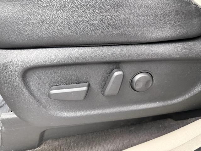 Photo of 2020 Aurora Black Kia Sedona