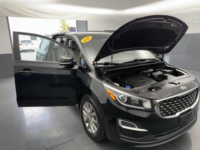 Photo of 2020 Aurora Black Kia Sedona