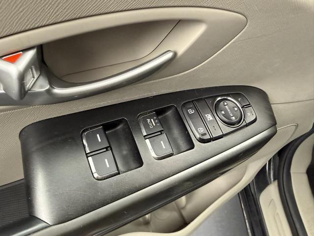 Photo of 2020 Aurora Black Kia Sedona