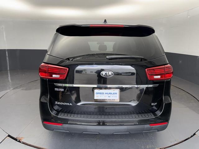Photo of 2020 Aurora Black Kia Sedona