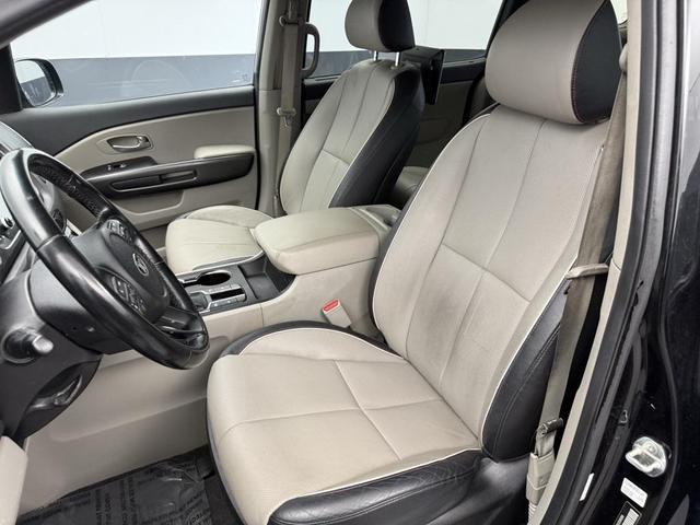 Photo of 2020 Aurora Black Kia Sedona