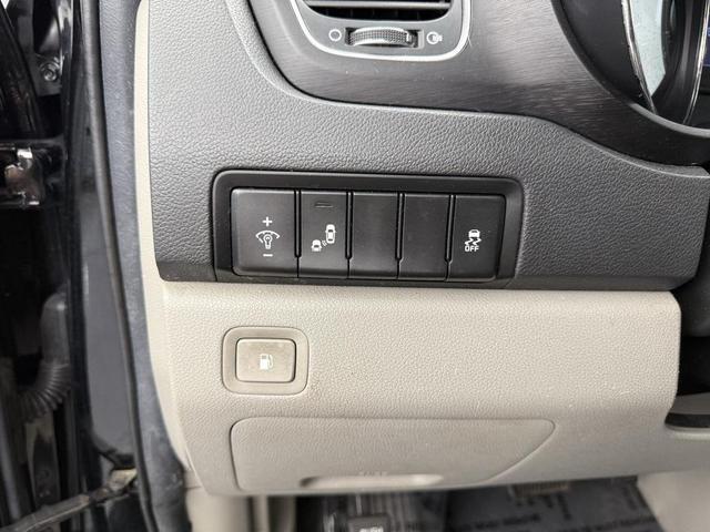 Photo of 2020 Aurora Black Kia Sedona