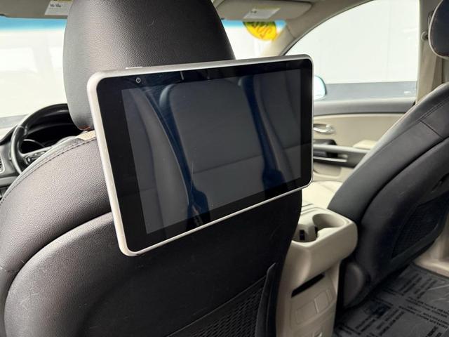 Photo of 2020 Aurora Black Kia Sedona