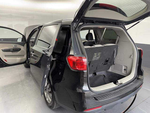 Photo of 2020 Aurora Black Kia Sedona