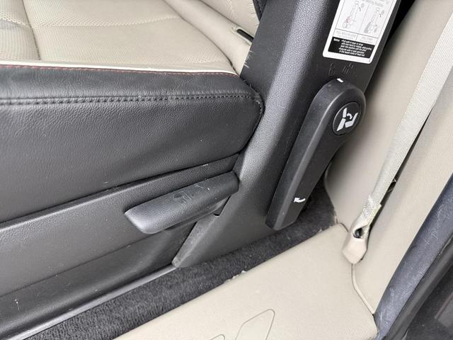 Photo of 2020 Aurora Black Kia Sedona