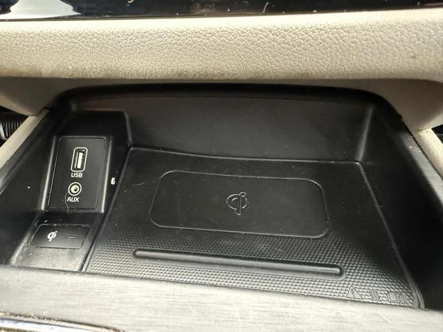 Photo of 2020 Aurora Black Kia Sedona