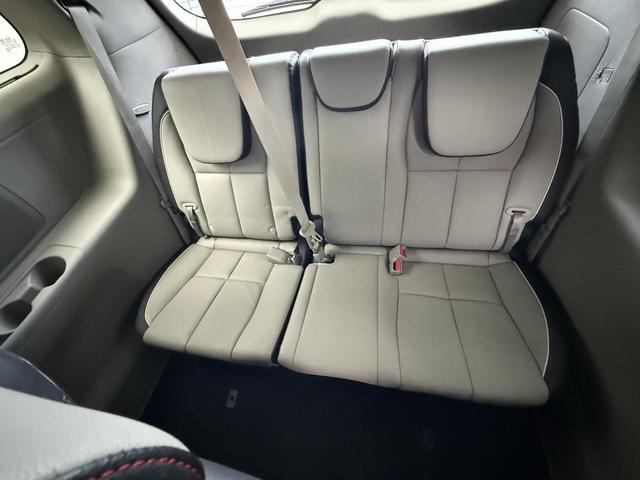 Photo of 2020 Aurora Black Kia Sedona