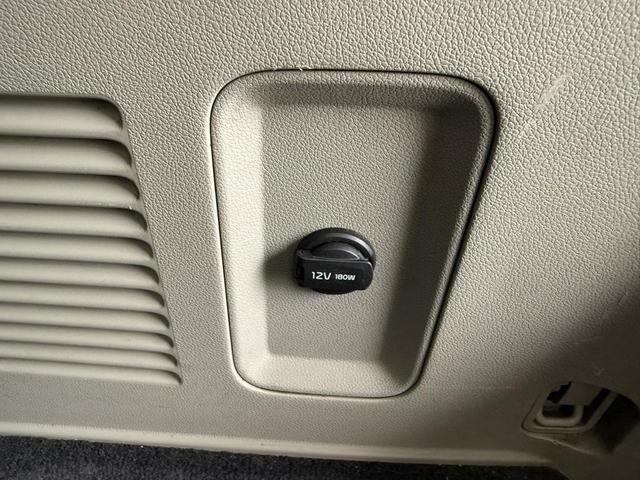 Photo of 2020 Aurora Black Kia Sedona