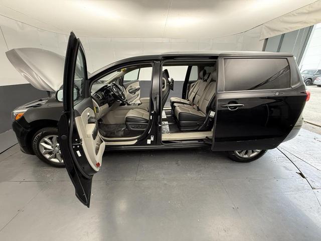 Photo of 2020 Aurora Black Kia Sedona
