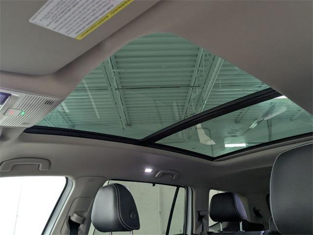 Photo of 2024 Opal White Pearl Volkswagen Atlas