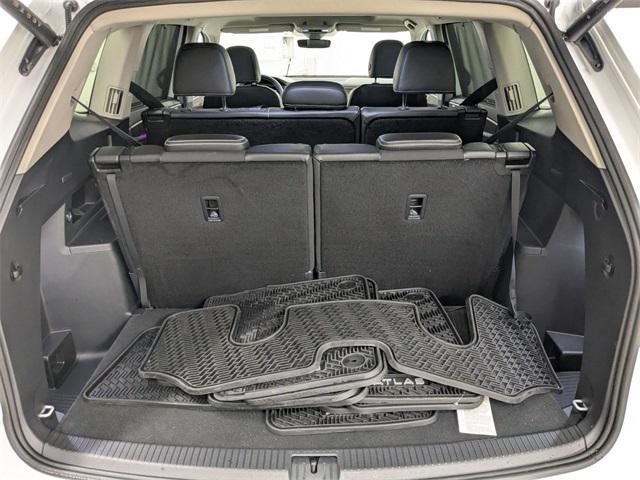 Photo of 2024 Opal White Pearl Volkswagen Atlas