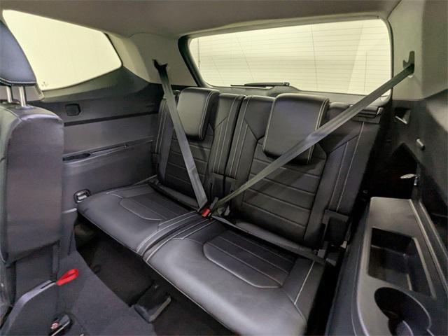 Photo of 2024 Opal White Pearl Volkswagen Atlas