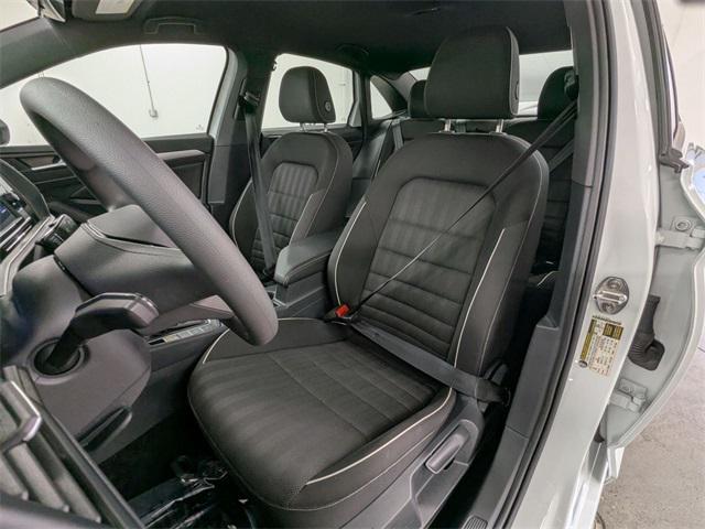 Photo of 2023 Pure White Volkswagen Jetta