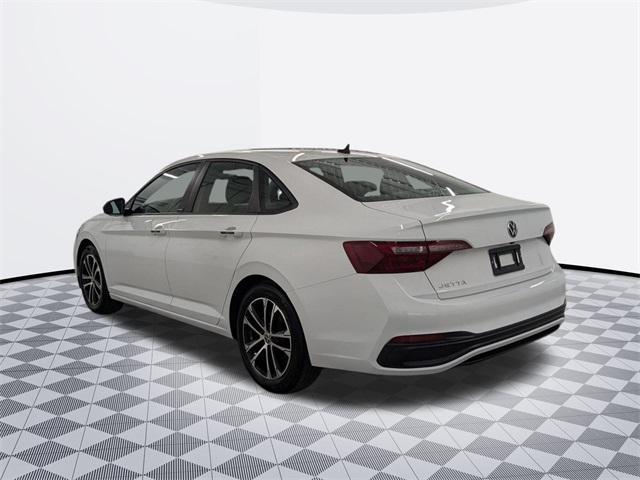 Photo of 2023 Pure White Volkswagen Jetta
