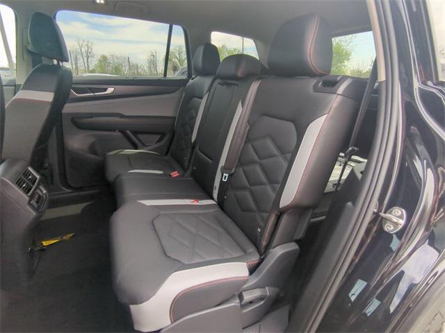 Photo of 2025 Deep Black Volkswagen Atlas