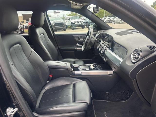 Photo of 2020 Black Mercedes-Benz GLB 250