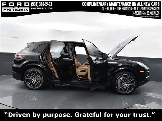 Photo of 2022 Black Porsche Cayenne