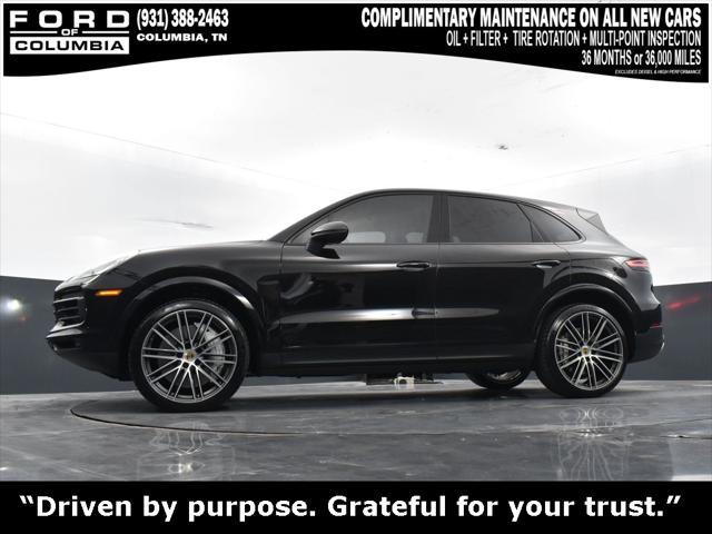 Photo of 2022 Black Porsche Cayenne