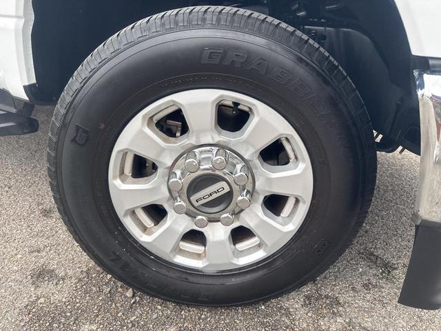 Photo of 2024 Oxford White Ford F-250