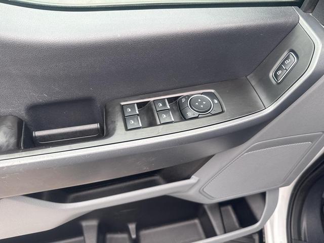 Photo of 2024 Oxford White Ford F-250