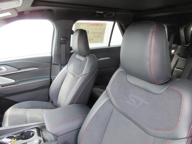 Photo of 2025 Agate Black Metallic Ford Explorer