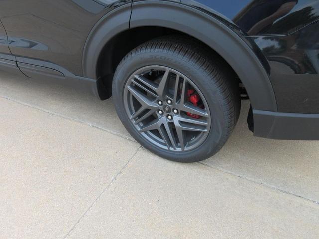 Photo of 2025 Agate Black Metallic Ford Explorer