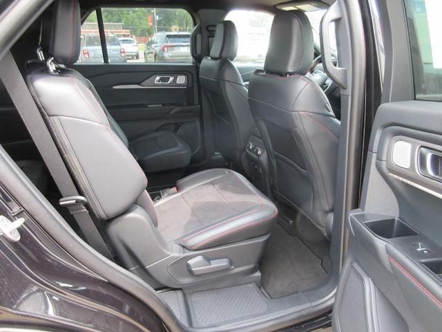 Photo of 2025 Agate Black Metallic Ford Explorer