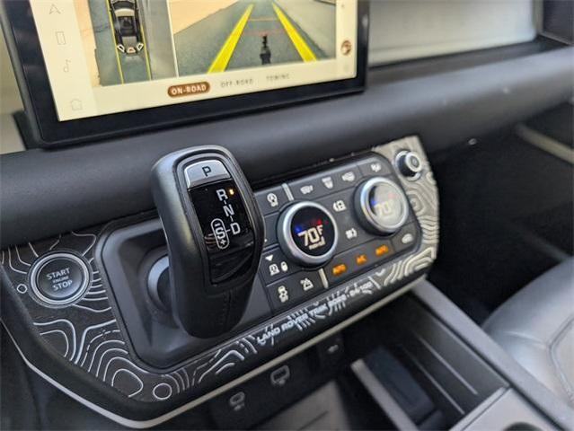 Photo of 2023 Santorini Black Land Rover Defender