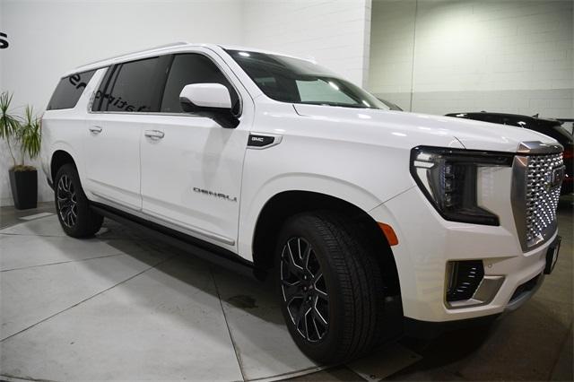 Photo of 2024 Summit White GMC Yukon XL