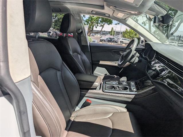 Photo of 2020 Glacier White Metallic Audi Q8