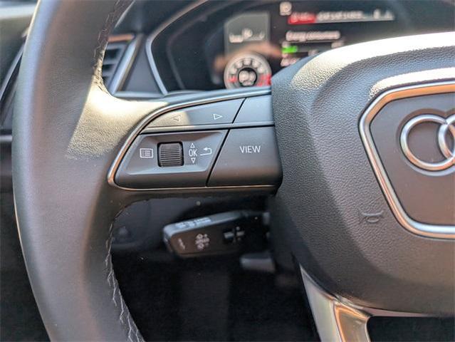 Photo of 2021 Mythos Black Metallic Audi Q5