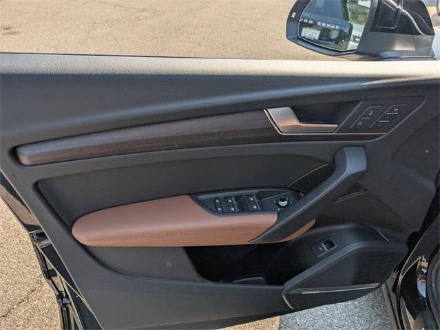 Photo of 2021 Mythos Black Metallic Audi Q5