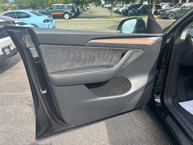 Photo of 2024 Black Tesla Model Y
