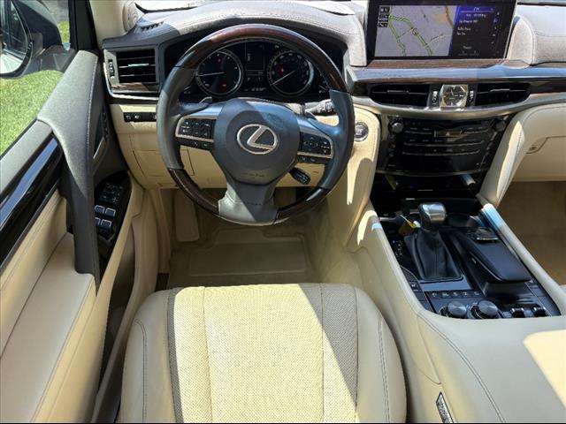 Photo of 2018 Eminent White Pearl Lexus LX 570