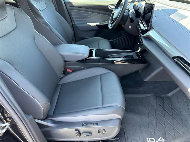 Photo of 2023 Deep Black Pearl Volkswagen ID.4