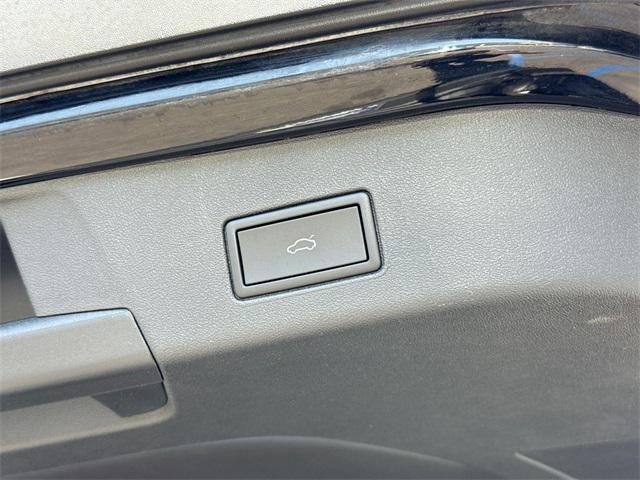 Photo of 2023 Deep Black Pearl Volkswagen ID.4
