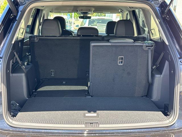 Photo of 2026 Deep Black Volkswagen Atlas