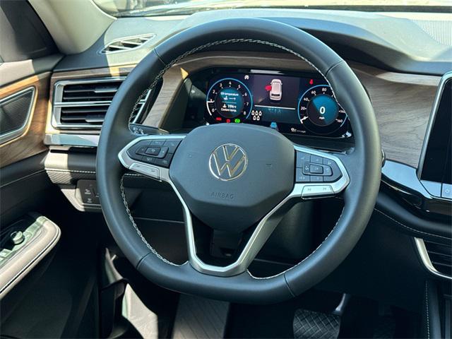 Photo of 2026 Deep Black Volkswagen Atlas
