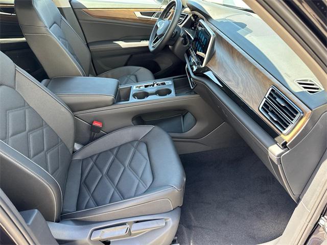 Photo of 2026 Deep Black Volkswagen Atlas