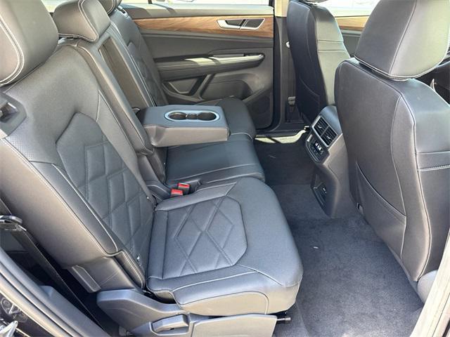 Photo of 2026 Deep Black Volkswagen Atlas